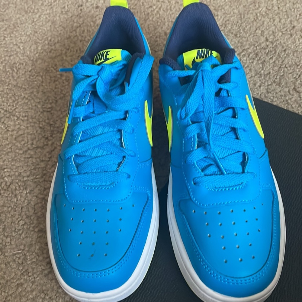 Nike Court Borough Low 2 Kids Size 6.5y